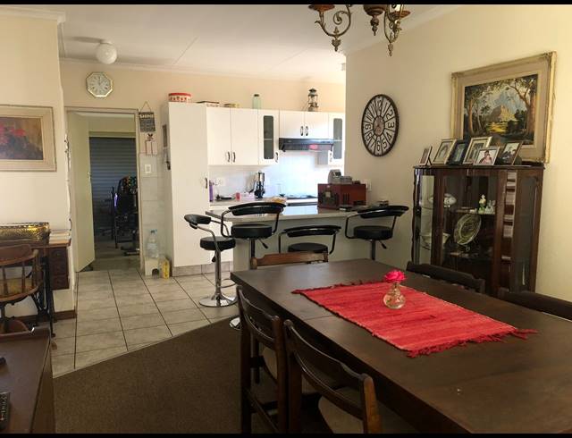 2 BEDROOM TOWNHOUSE FOR SALE IN THREE RIVERS EAST
